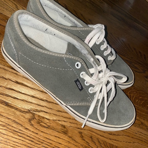 Vans shoes - Picture 2 of 3